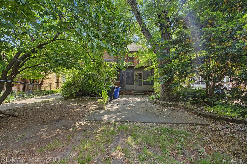 18085 Warrington Drive Detroit City MI 48221