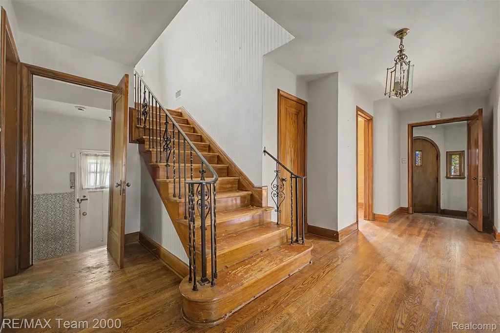 18085 Warrington Drive Detroit City MI 48221
