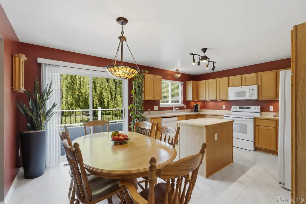 6263 Shadetree Court Genoa Township MI 48843