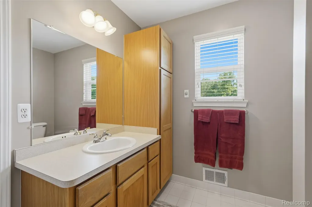 6263 Shadetree Court Genoa Township MI 48843