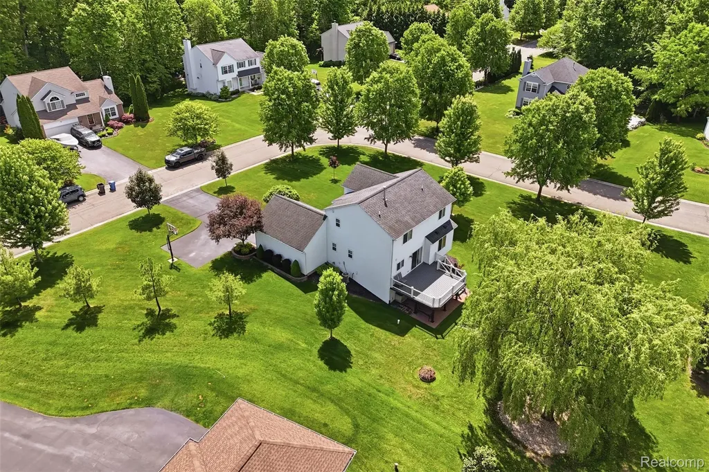 6263 Shadetree Court Genoa Township MI 48843