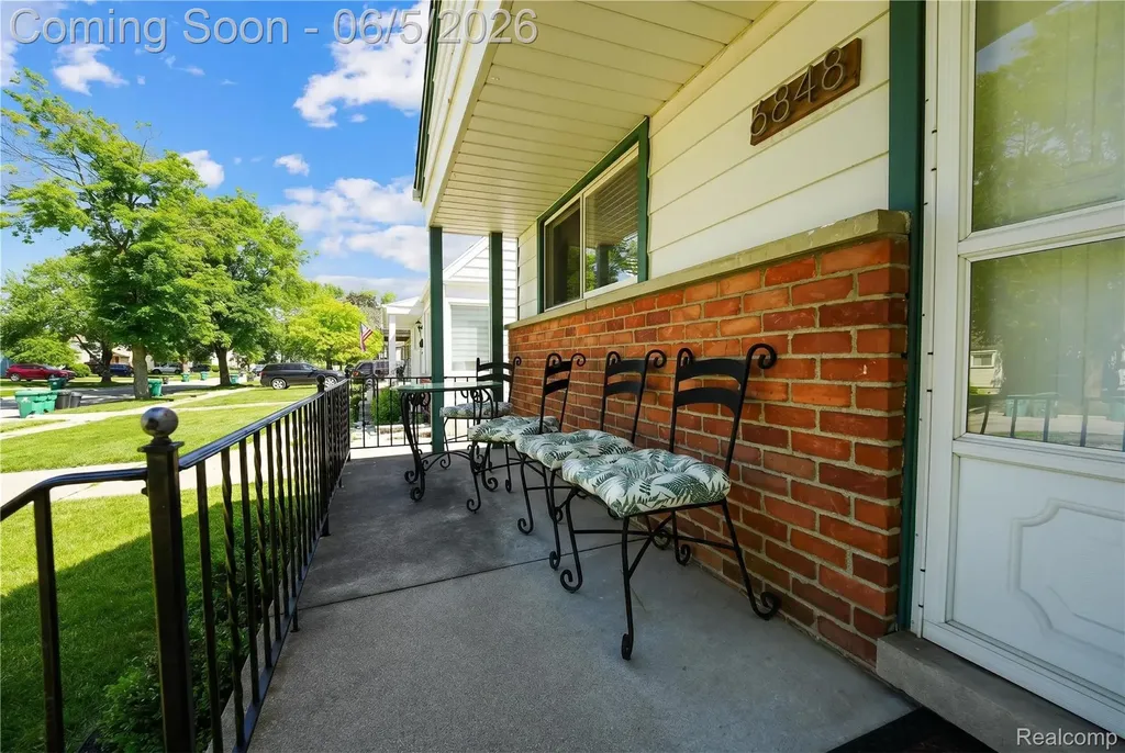 6848 Cardwell Street Garden City City MI 48135