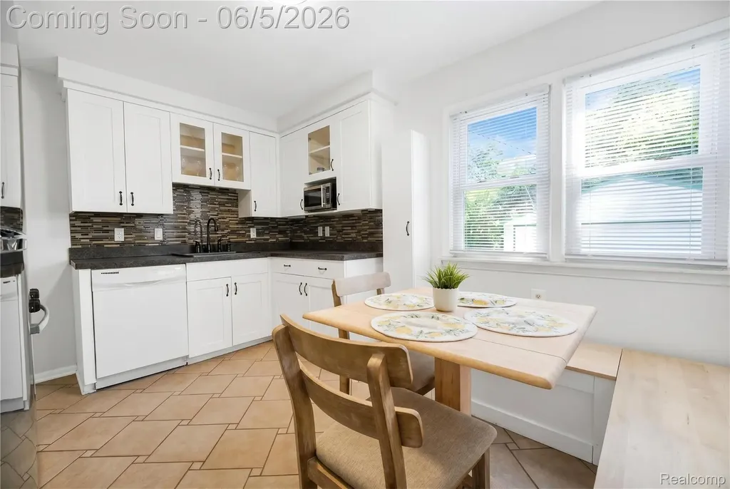 6848 Cardwell Street Garden City City MI 48135
