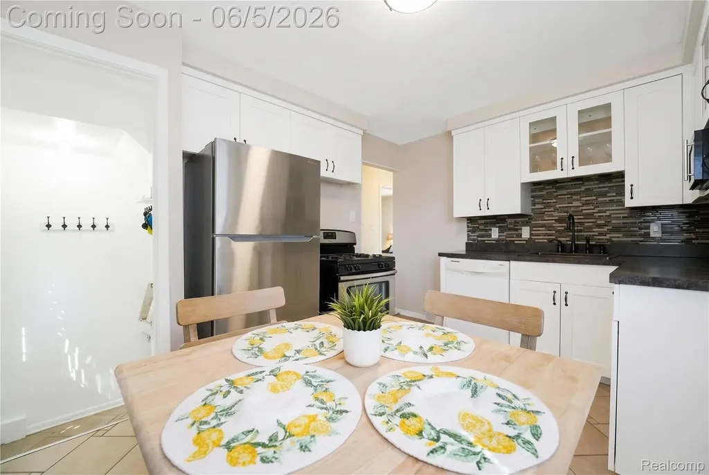 6848 Cardwell Street Garden City City MI 48135