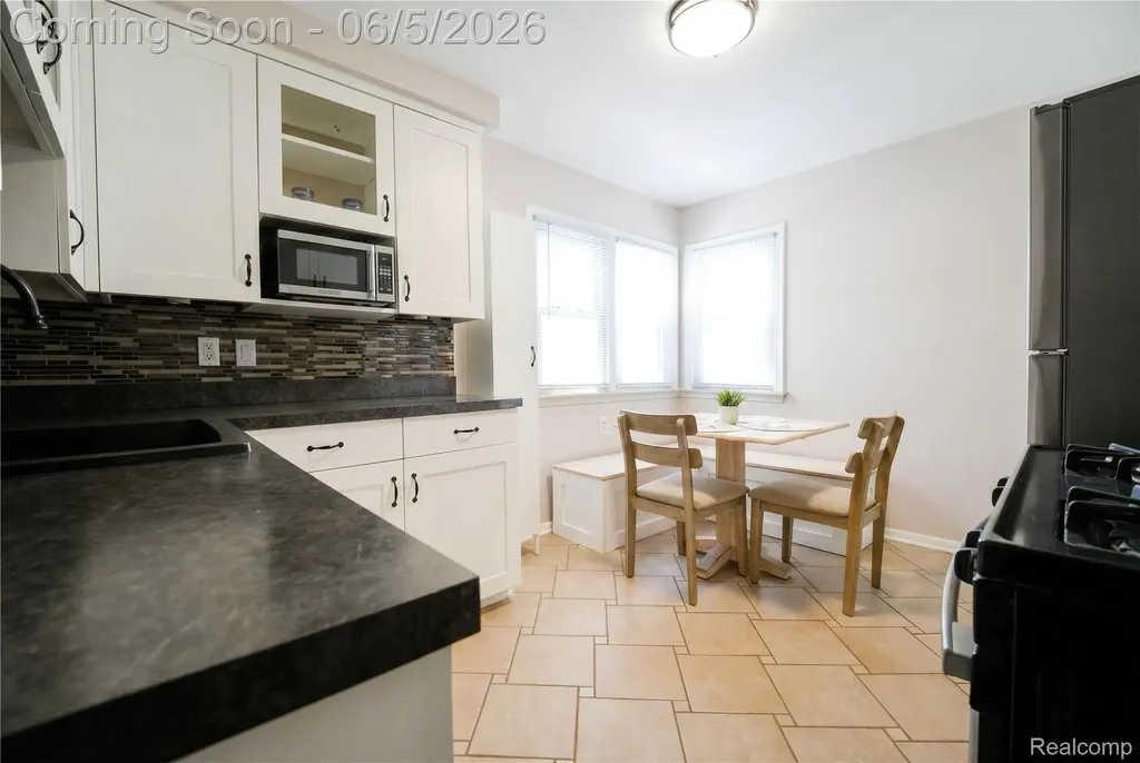6848 Cardwell Street Garden City City MI 48135