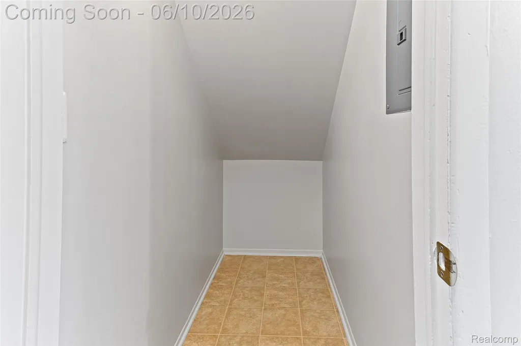 24973 Mayfair Street Flat Rock City MI 48134