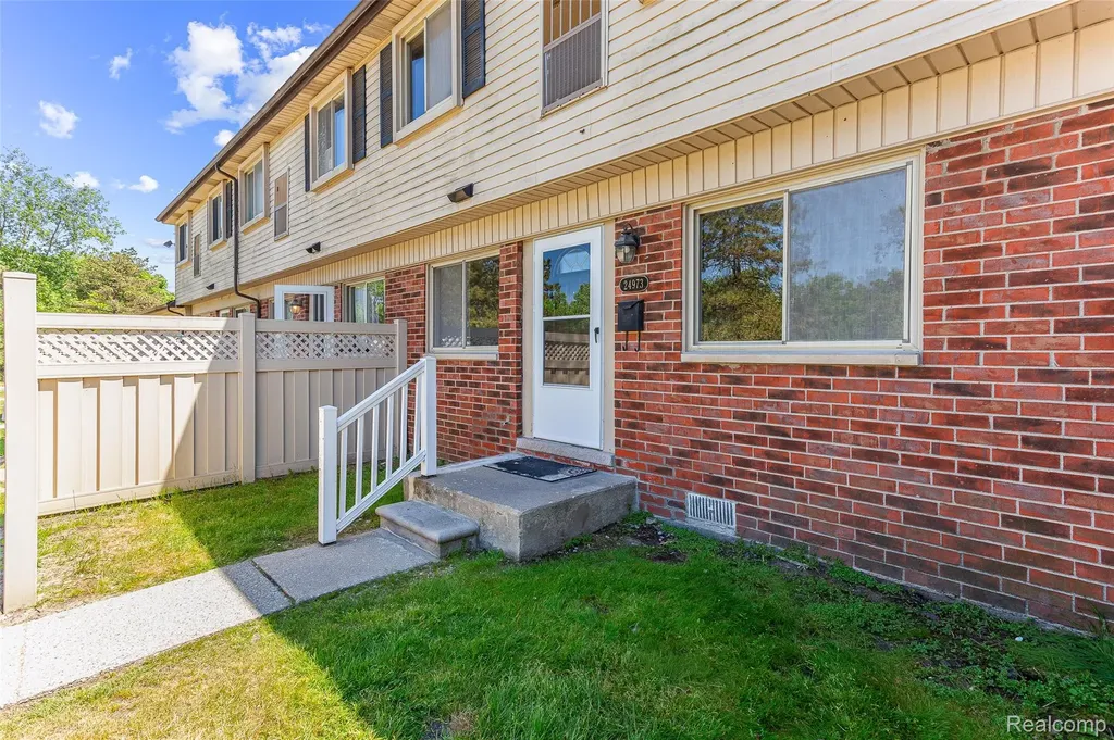 24973 Mayfair Street Flat Rock City MI 48134