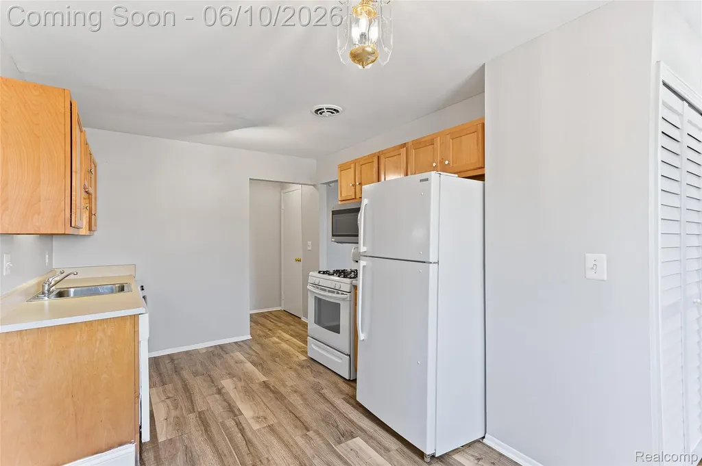 24973 Mayfair Street Flat Rock City MI 48134