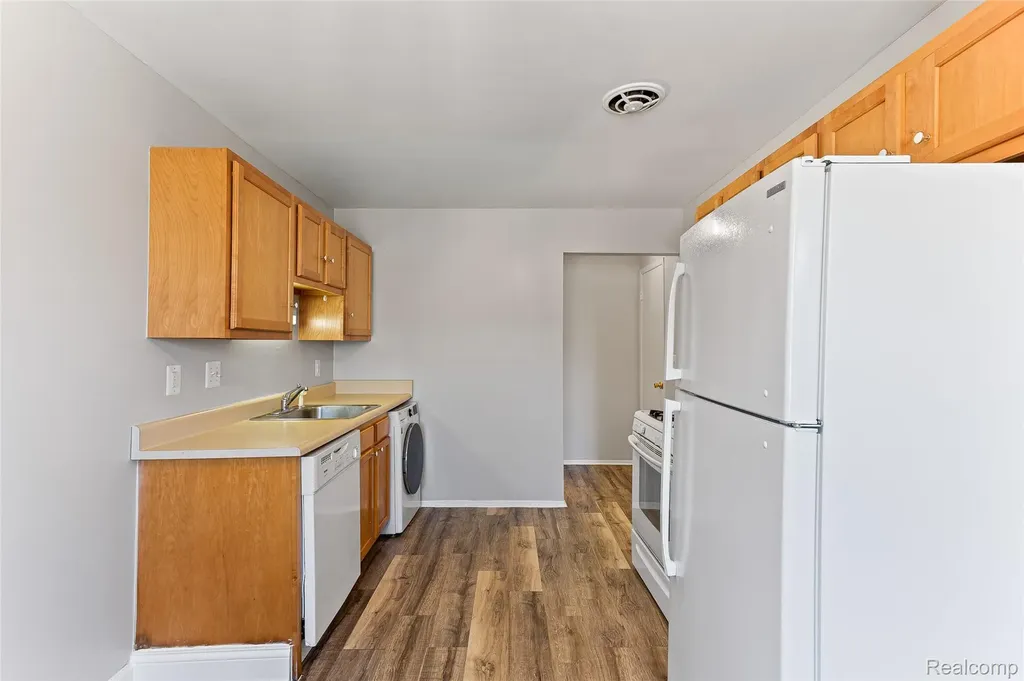 24973 Mayfair Street Flat Rock City MI 48134