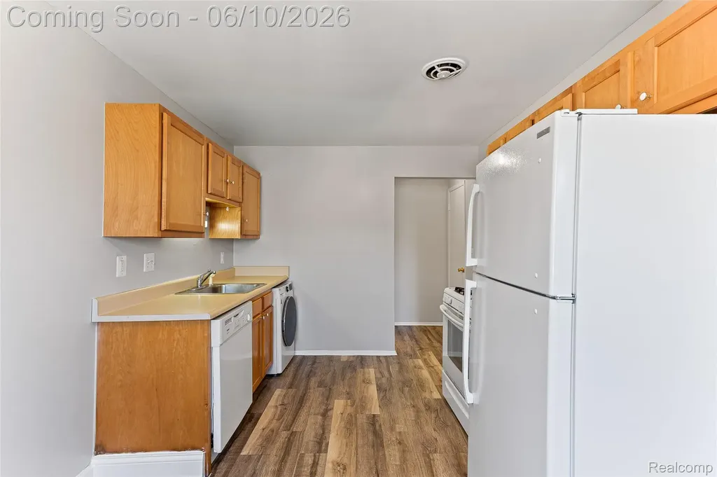 24973 Mayfair Street Flat Rock City MI 48134