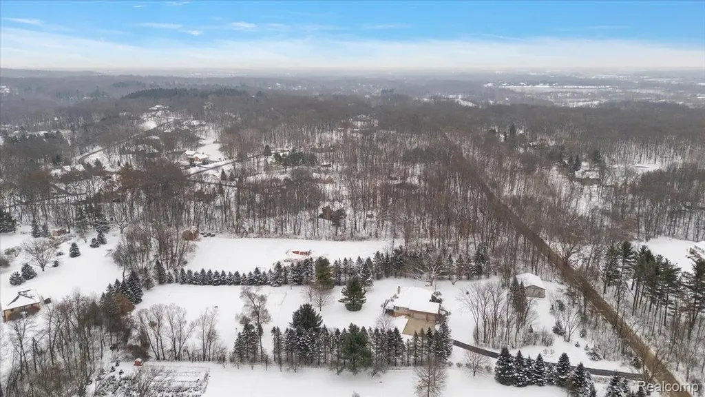 700 W Maple Road Milford Charter Township MI 48381