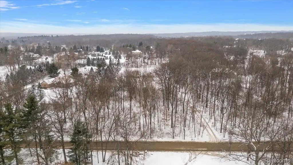 700 W Maple Road Milford Charter Township MI 48381