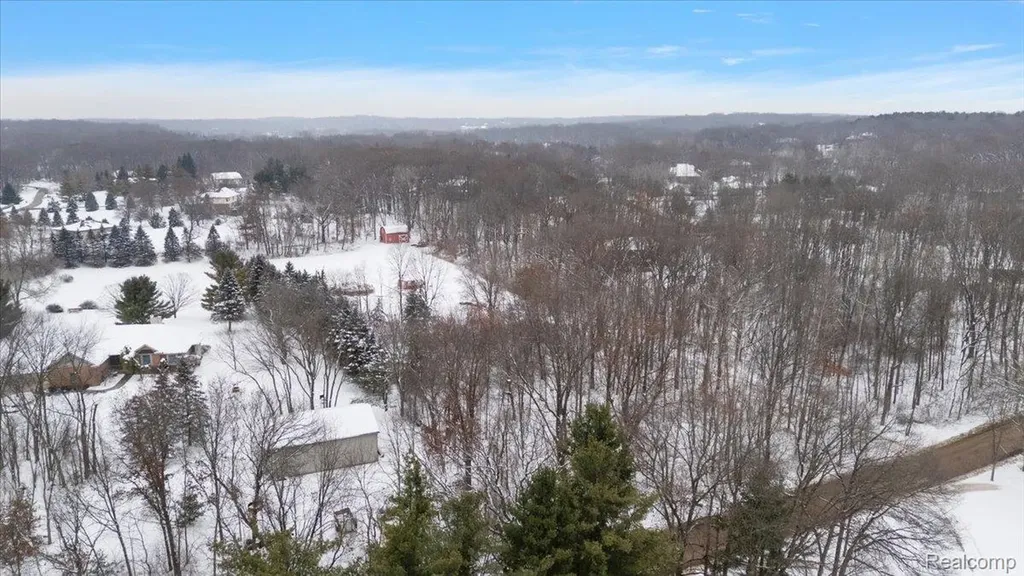 700 W Maple Road Milford Charter Township MI 48381