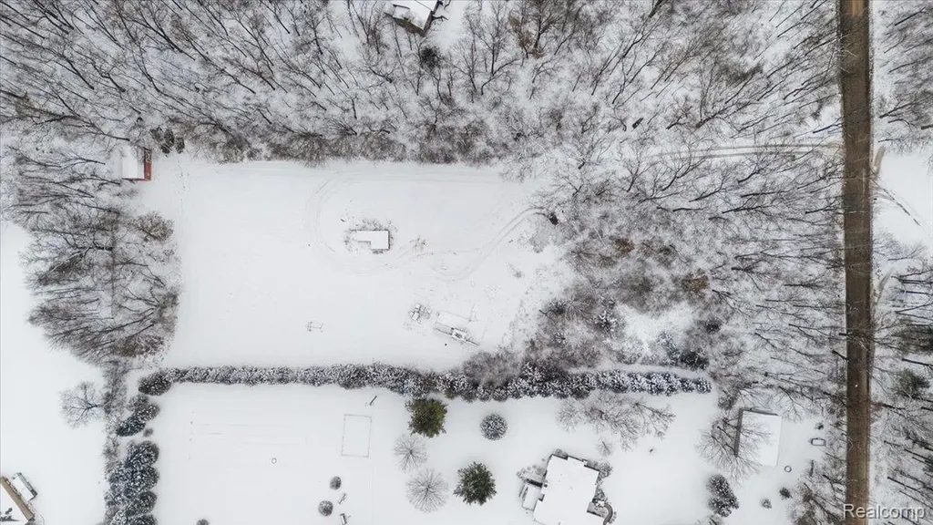 700 W Maple Road Milford Charter Township MI 48381