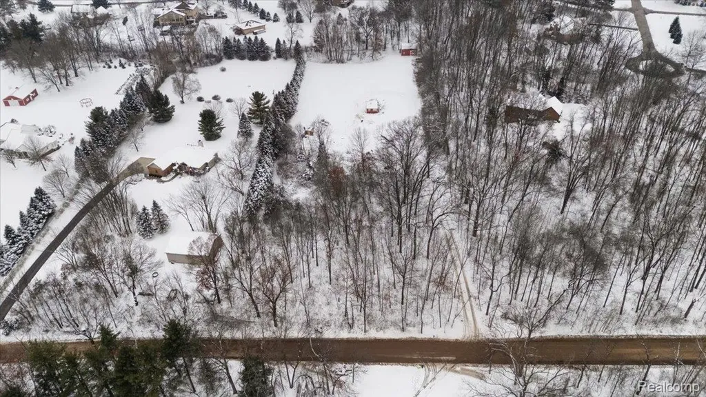 700 W Maple Road Milford Charter Township MI 48381
