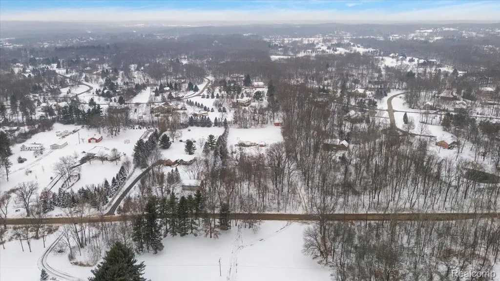 700 W Maple Road Milford Charter Township MI 48381