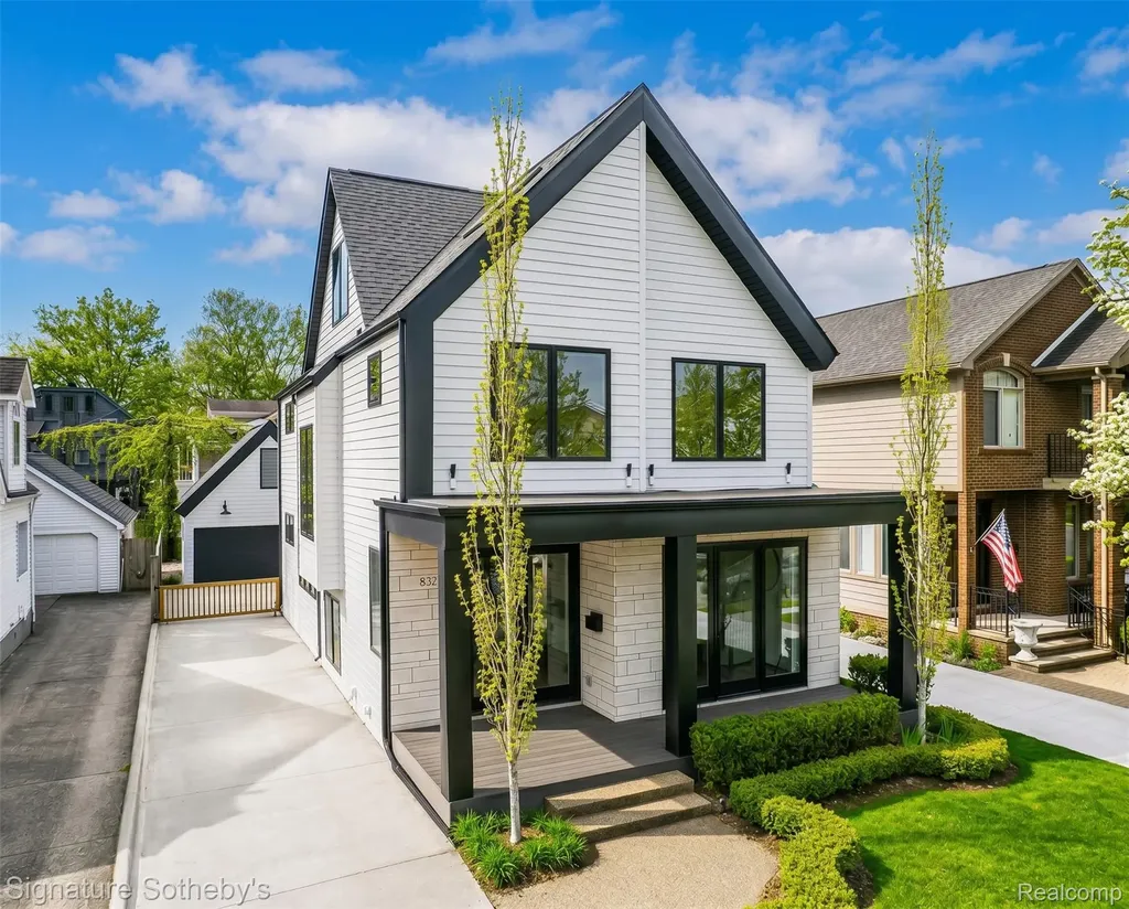 832 Humphrey Avenue Birmingham City MI 48009