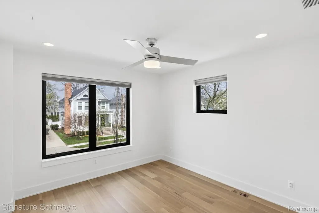 832 Humphrey Avenue Birmingham City MI 48009