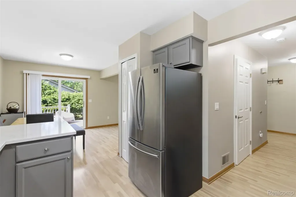 6790 Edwood Avenue West Bloomfield Charter Township MI 48324