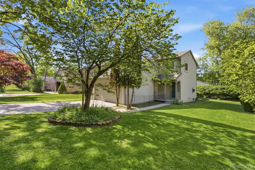 6790 Edwood Avenue West Bloomfield Charter Township MI 48324