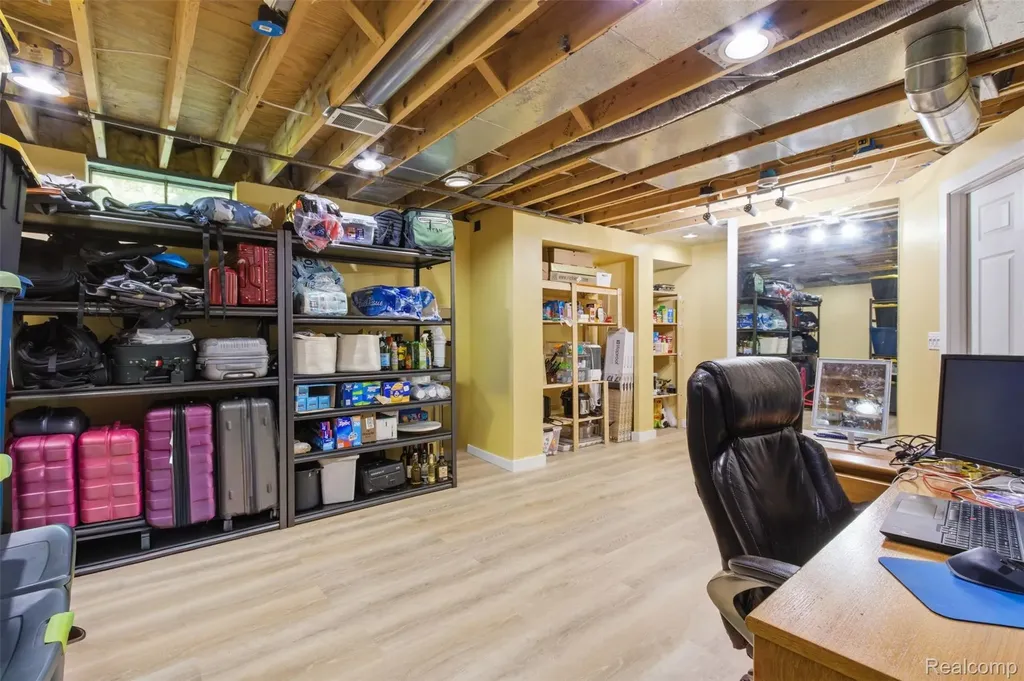 6790 Edwood Avenue West Bloomfield Charter Township MI 48324
