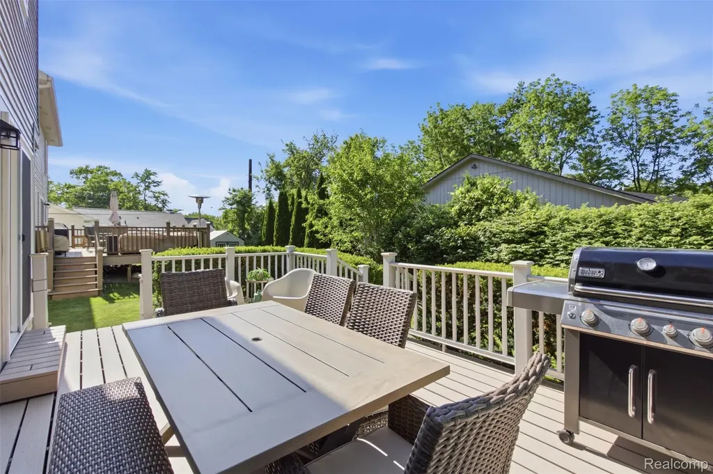 6790 Edwood Avenue West Bloomfield Charter Township MI 48324