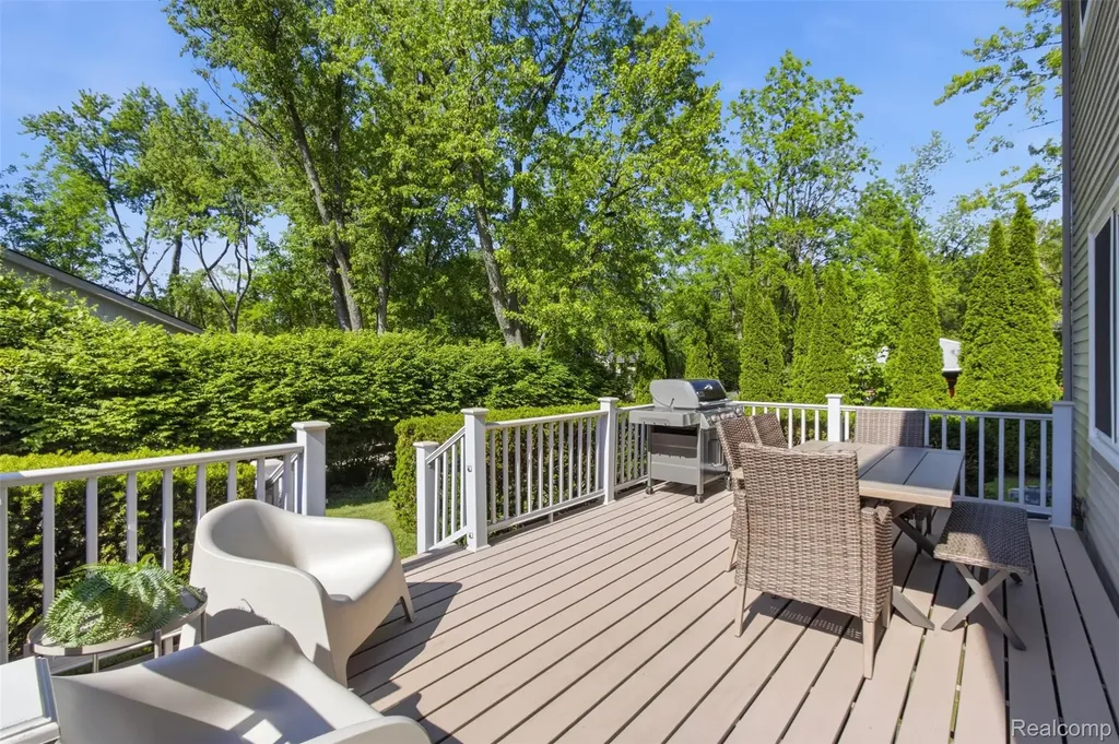 6790 Edwood Avenue West Bloomfield Charter Township MI 48324