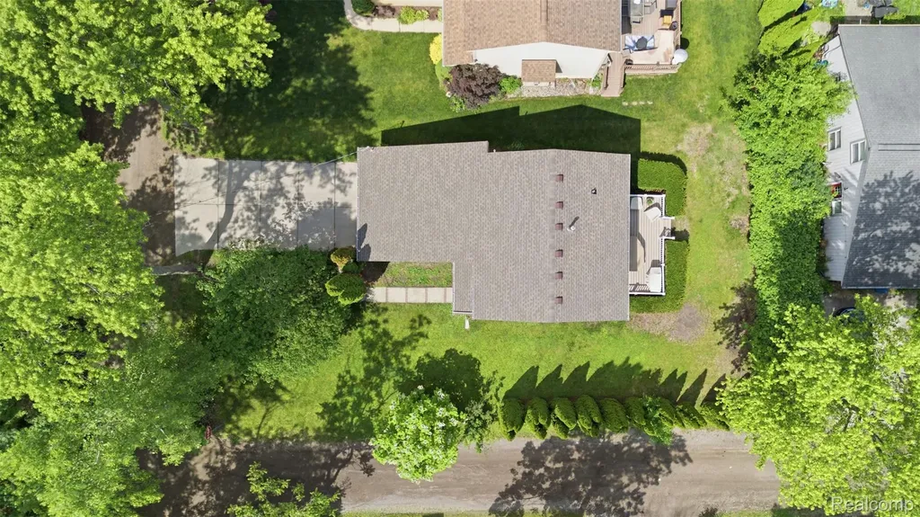 6790 Edwood Avenue West Bloomfield Charter Township MI 48324