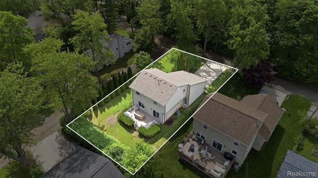 6790 Edwood Avenue West Bloomfield Charter Township MI 48324