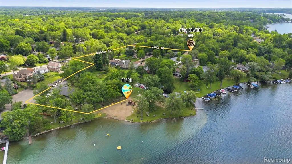 6790 Edwood Avenue West Bloomfield Charter Township MI 48324