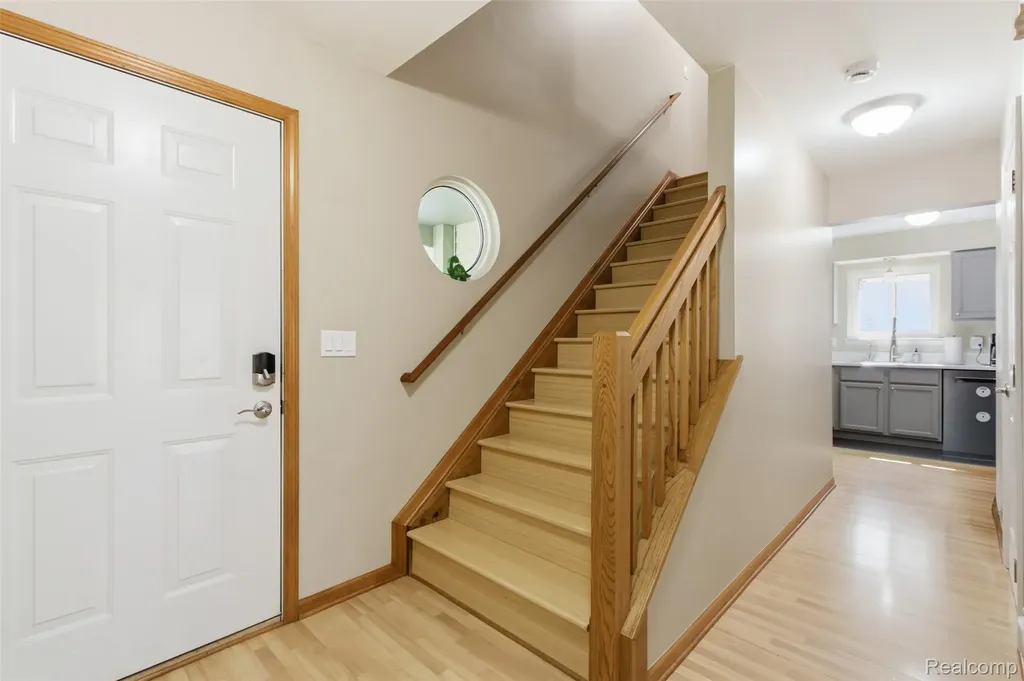 6790 Edwood Avenue West Bloomfield Charter Township MI 48324