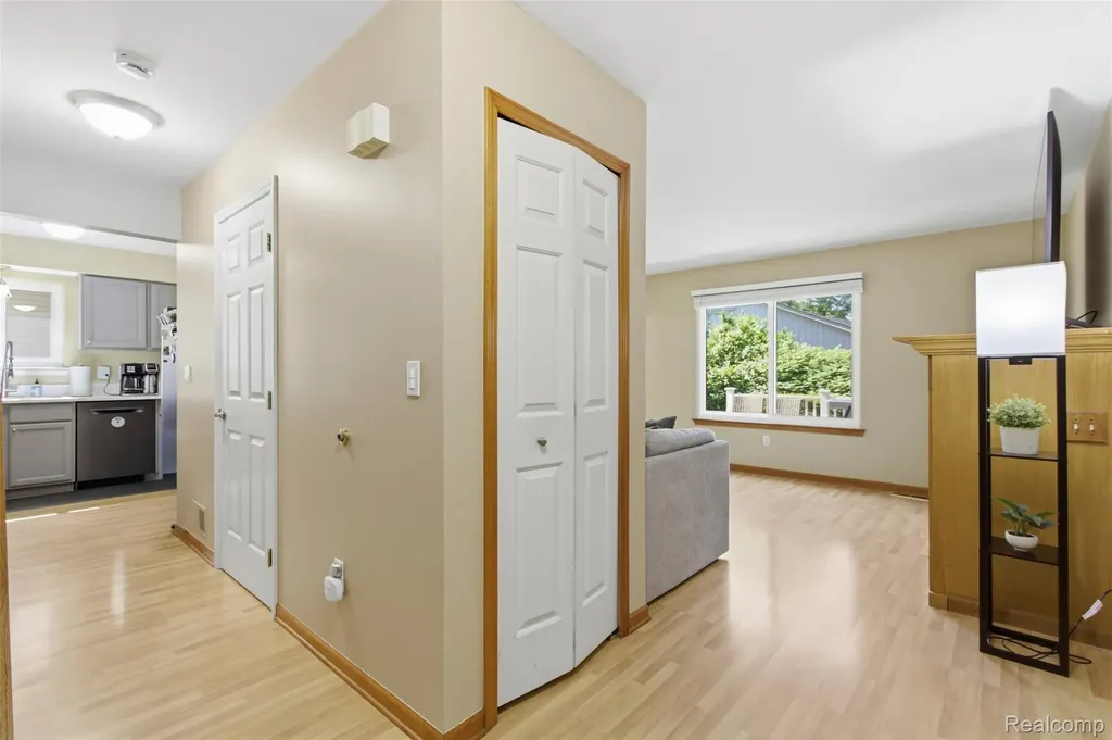 6790 Edwood Avenue West Bloomfield Charter Township MI 48324