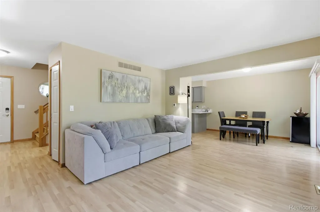 6790 Edwood Avenue West Bloomfield Charter Township MI 48324