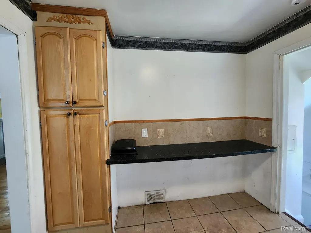 9262 Piedmont Street Detroit City MI 48228