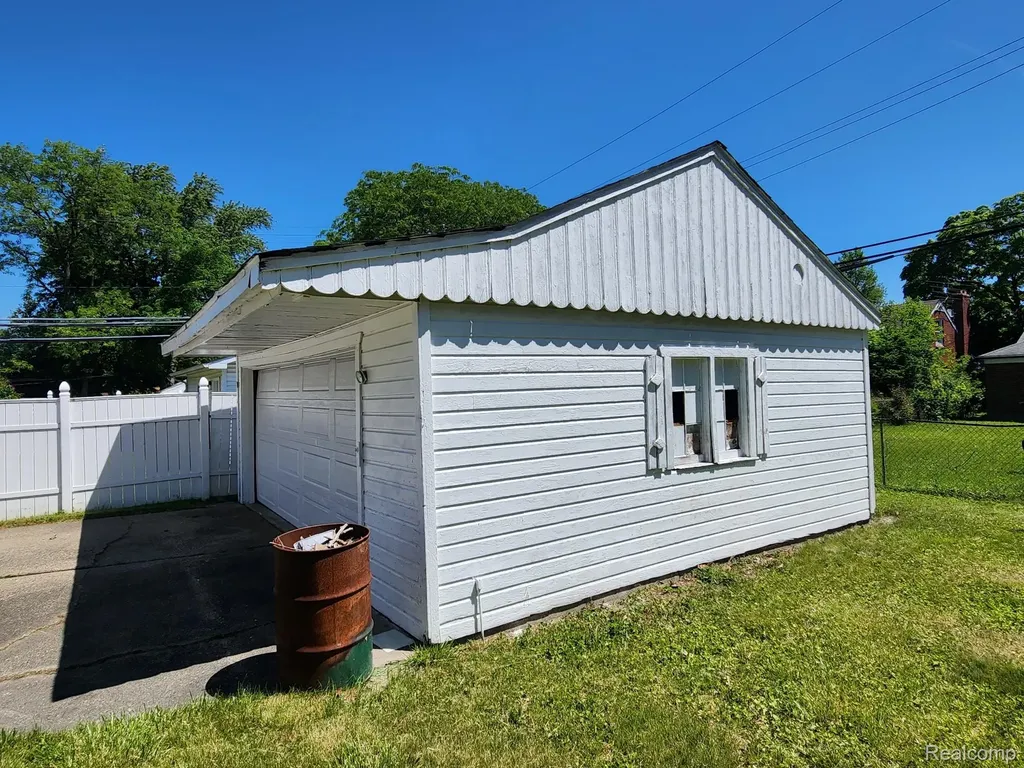 9262 Piedmont Street Detroit City MI 48228