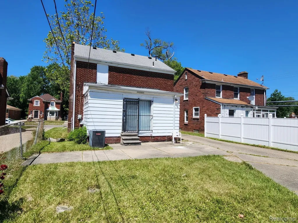 9262 Piedmont Street Detroit City MI 48228