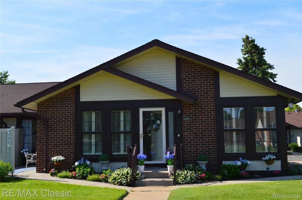 40605 Newport Drive E Plymouth Charter Township MI 48170