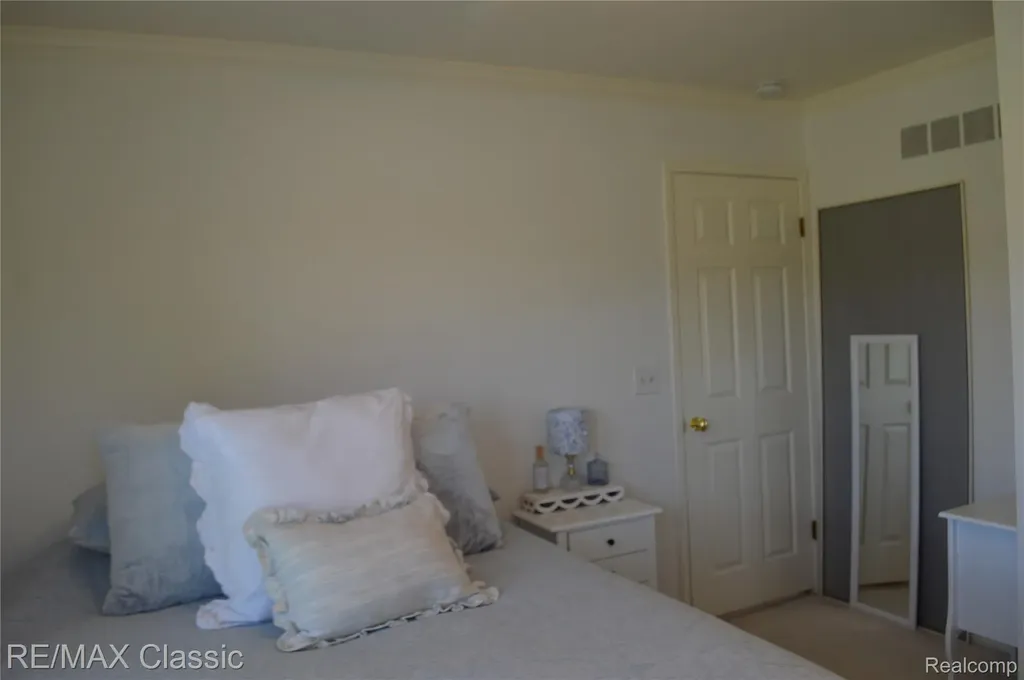 40605 Newport Drive E Plymouth Charter Township MI 48170