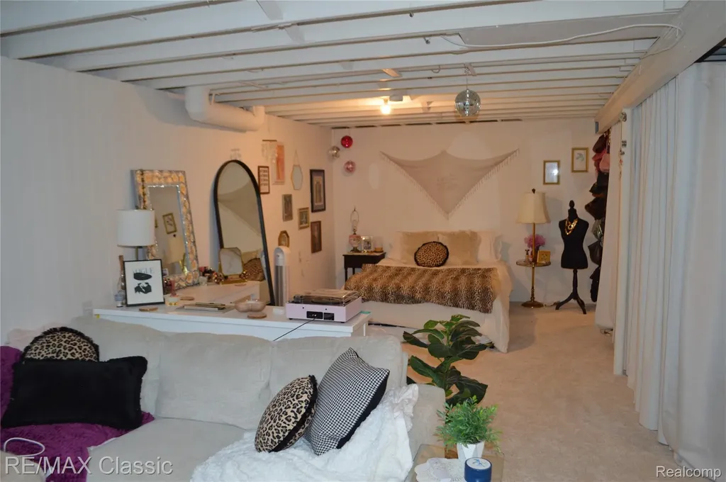 40605 Newport Drive E Plymouth Charter Township MI 48170