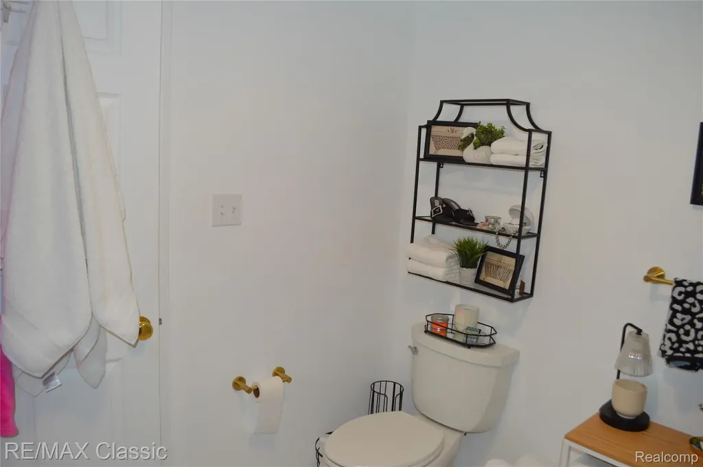 40605 Newport Drive E Plymouth Charter Township MI 48170