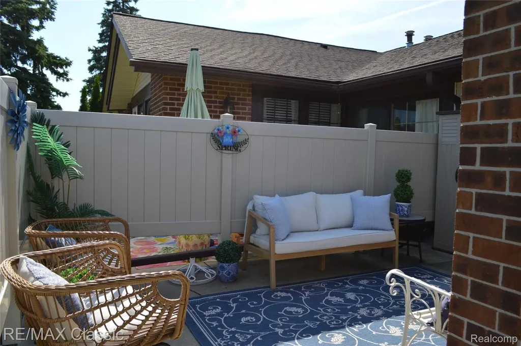 40605 Newport Drive E Plymouth Charter Township MI 48170