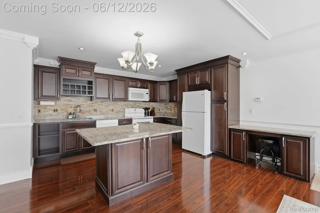 701 W Maple Road Clawson City MI 48017