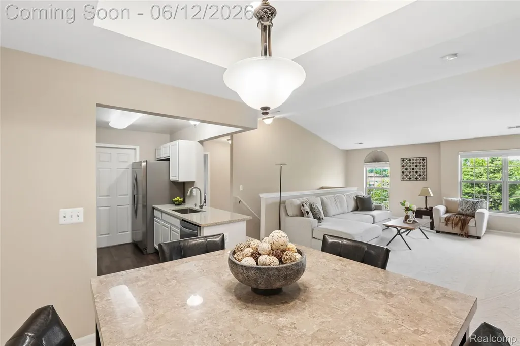 11862 Farmington Road Livonia City MI 48150