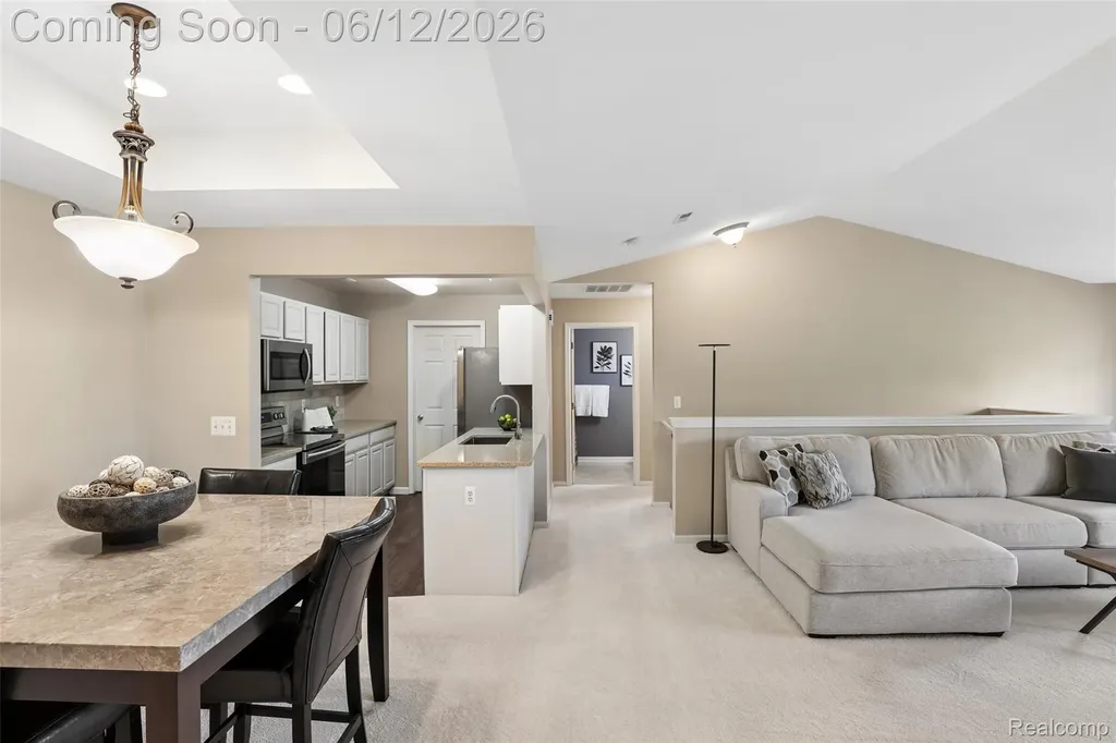 11862 Farmington Road Livonia City MI 48150