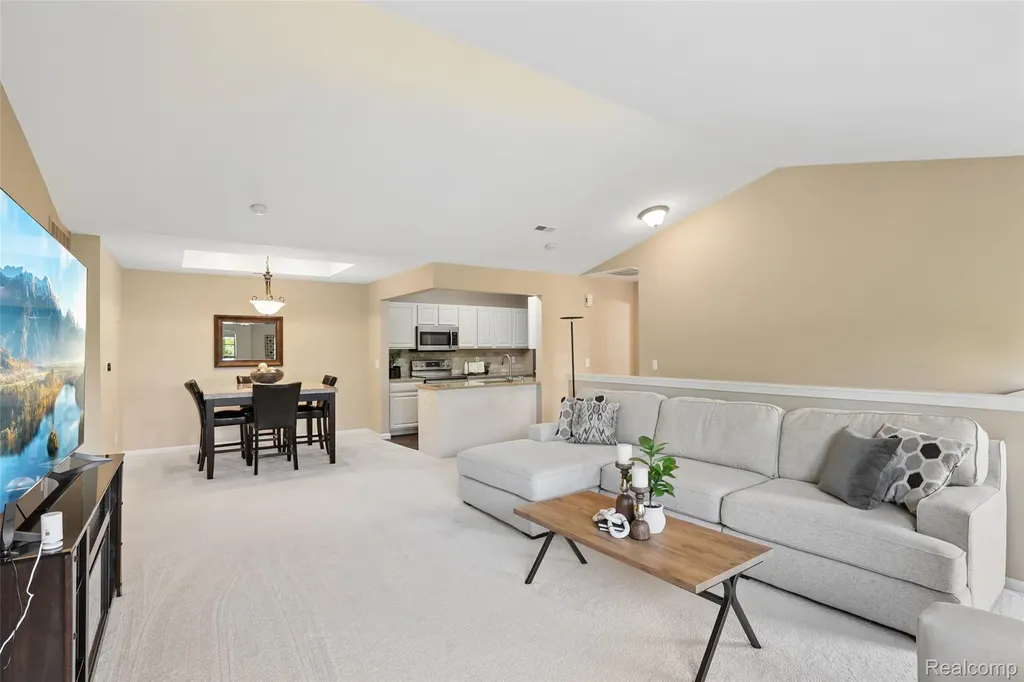 11862 Farmington Road Livonia City MI 48150