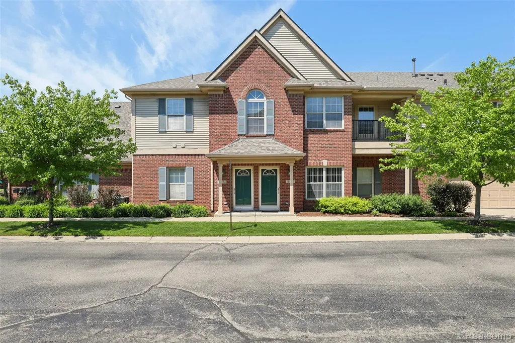 11862 Farmington Road Livonia City MI 48150