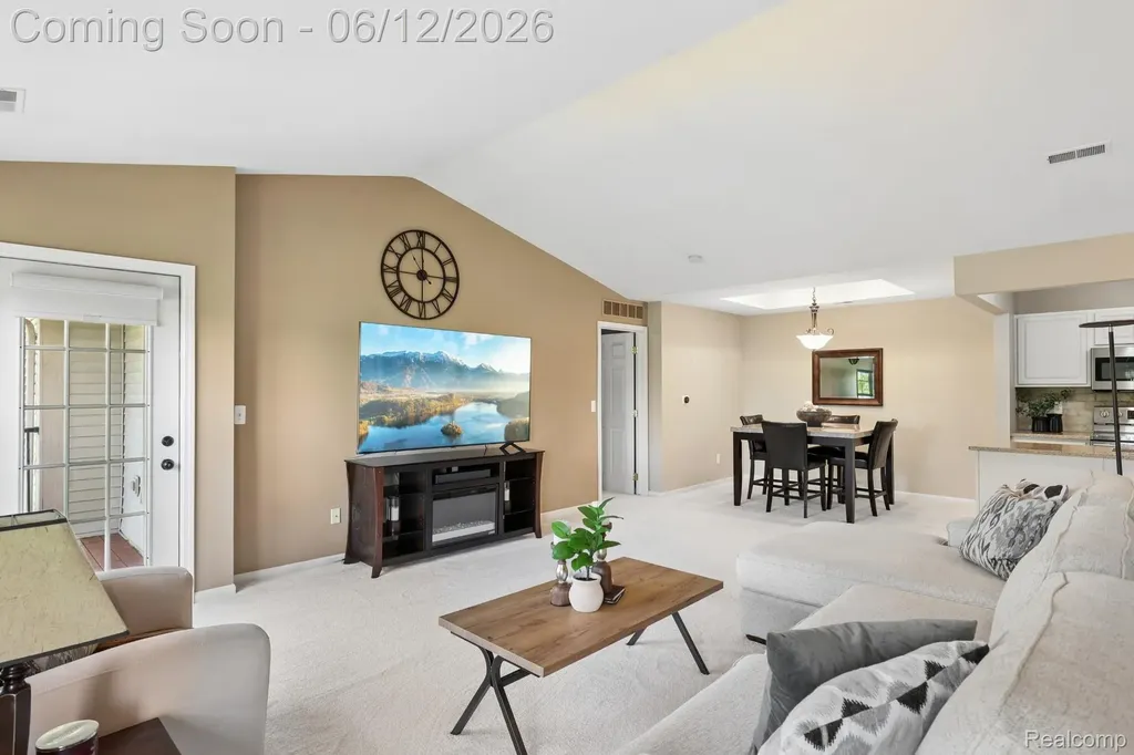11862 Farmington Road Livonia City MI 48150