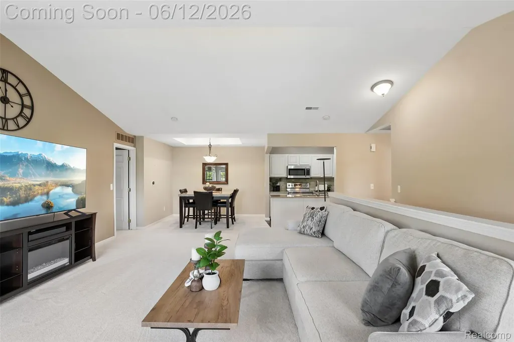 11862 Farmington Road Livonia City MI 48150