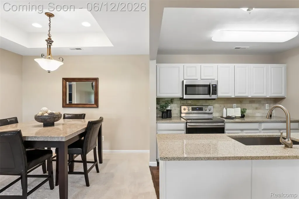 11862 Farmington Road Livonia City MI 48150
