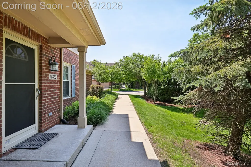 11862 Farmington Road Livonia City MI 48150